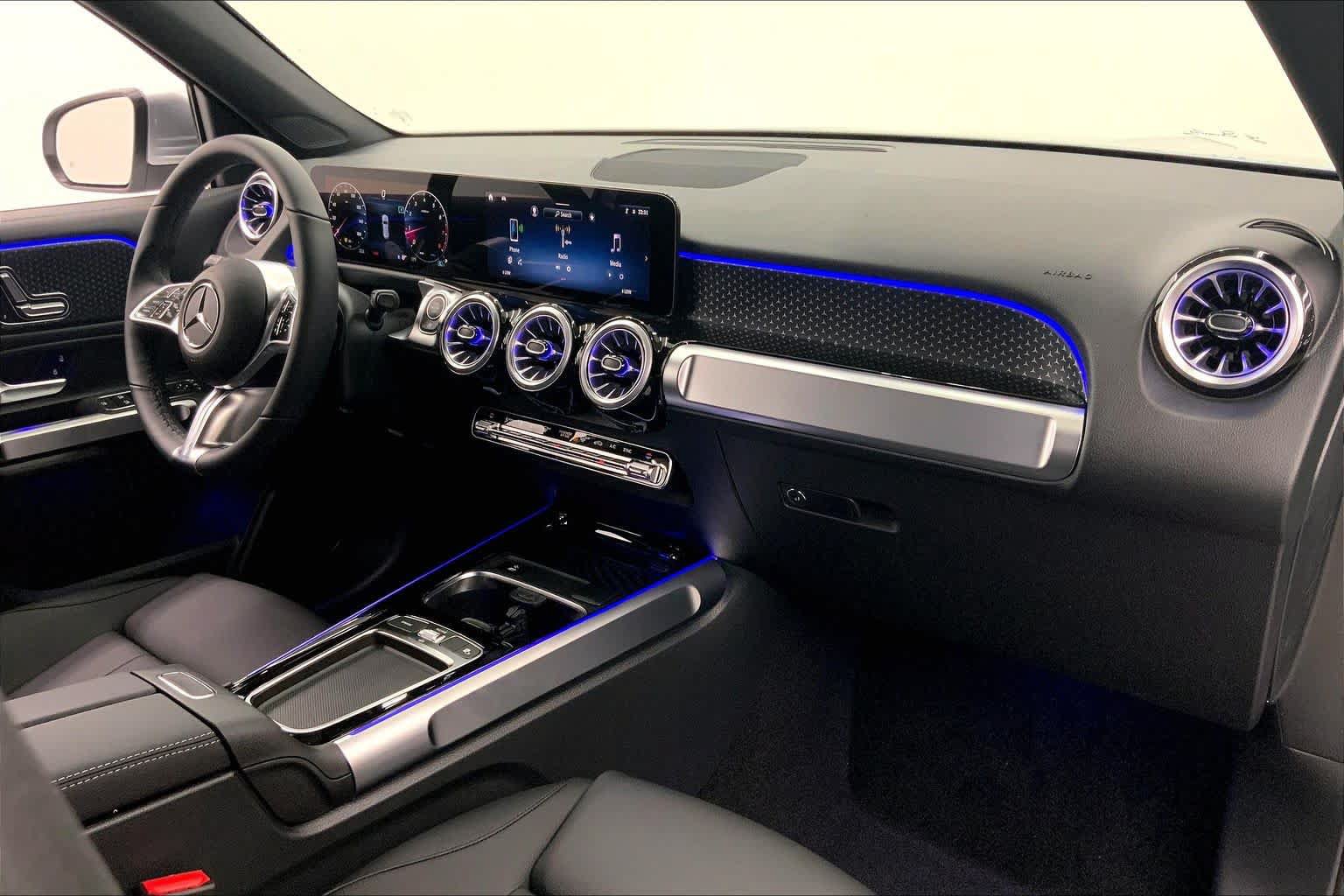 New 2026 Mercedes-Benz GLB 250 image 12