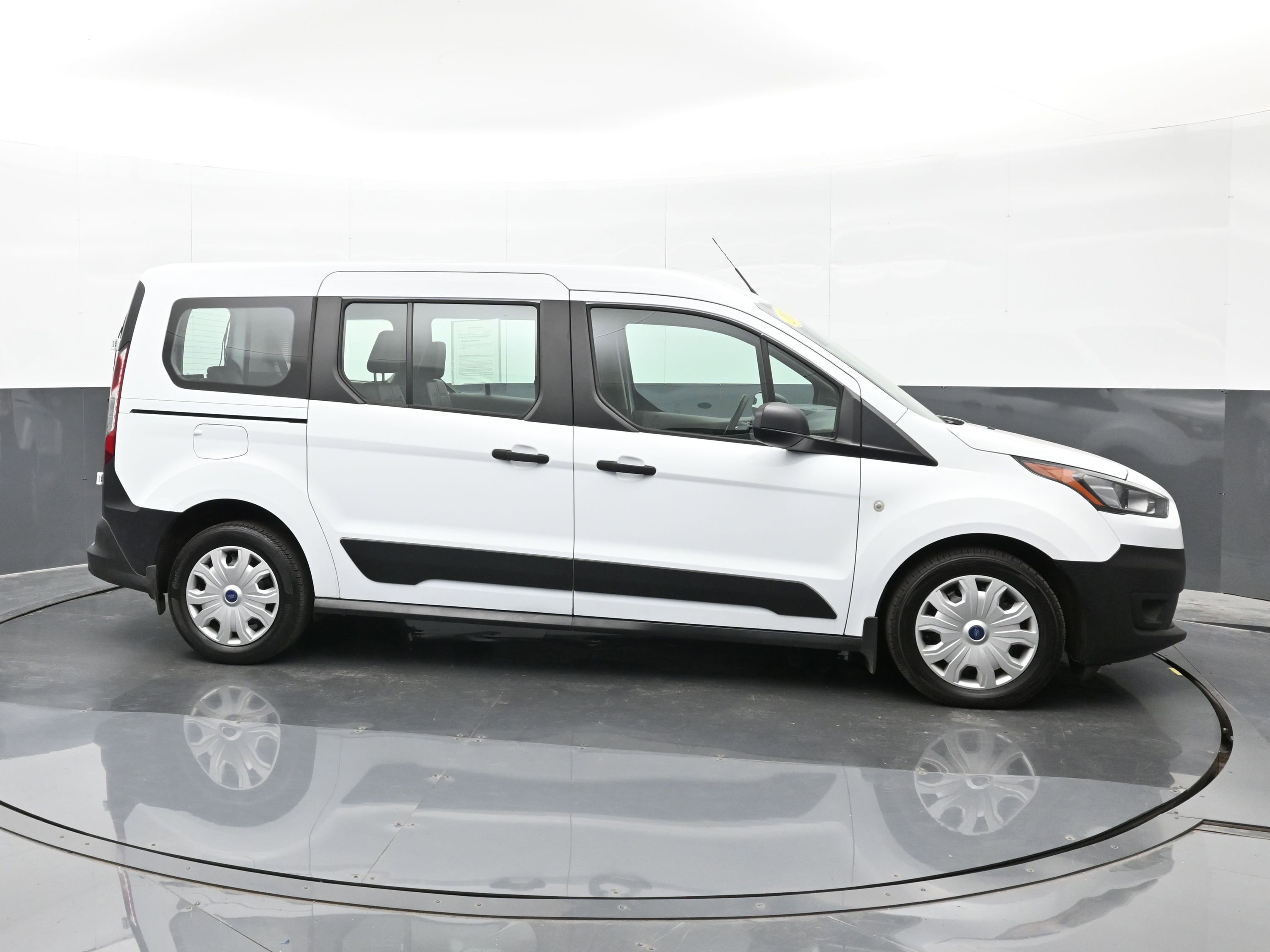Used 2022 Ford Transit Connect XL image 9
