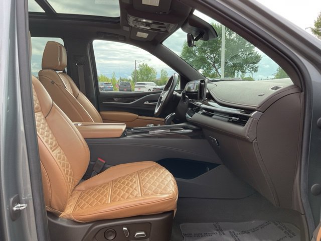 Used 2022 Cadillac Escalade Premium Luxury w/ Touring Package AWD/4WD image 18