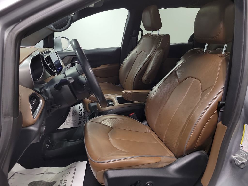 Used 2020 Chrysler Pacifica Limited image 14