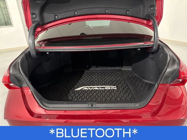 Used 2021 Toyota Avalon Limited image 14