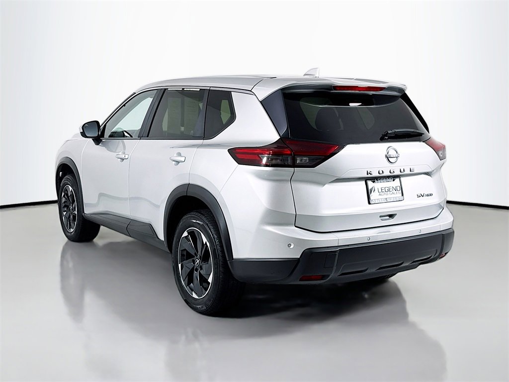 Used 2024 Nissan Rogue SV image 9