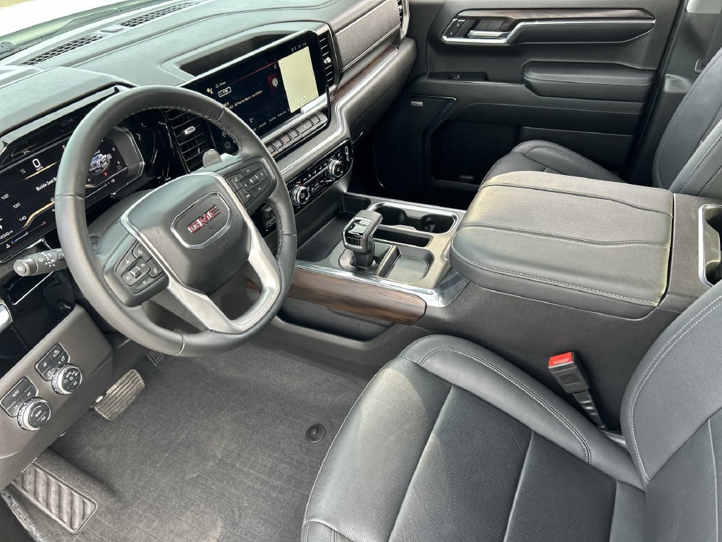 Used 2024 GMC Sierra 1500 SLT w/ SLT Premium Package AWD/4WD image 10