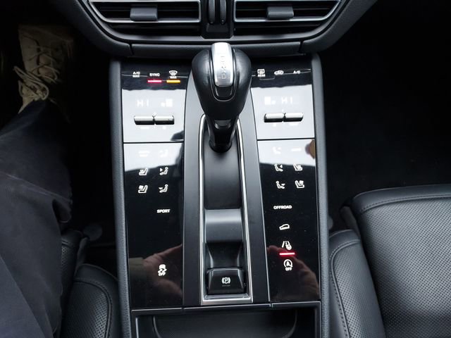 Used 2023 Porsche Macan image 24