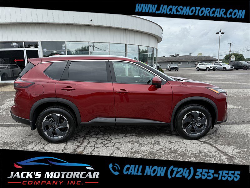 Used 2025 Nissan Rogue SV w/ SV Premium Package image 5