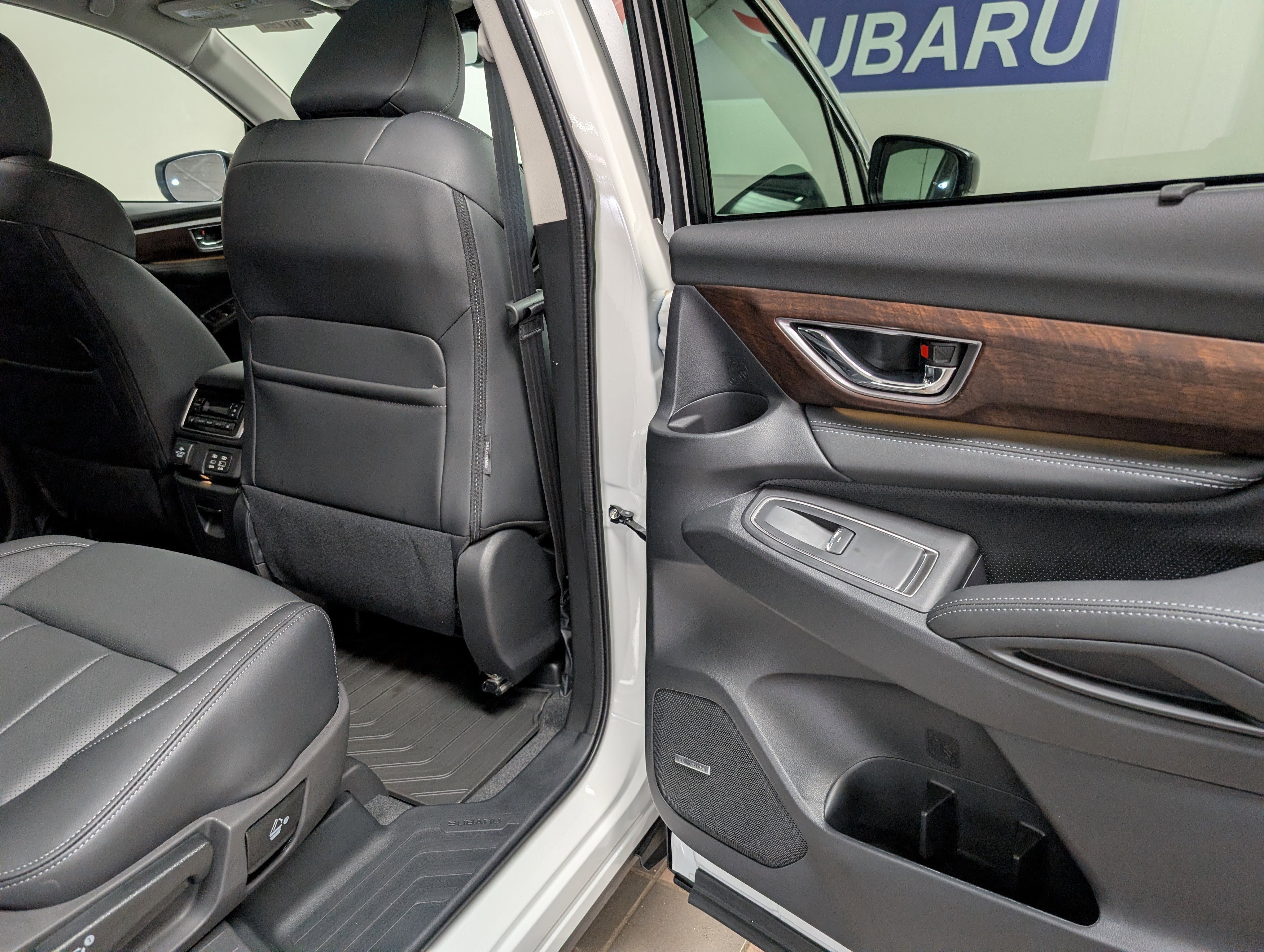 New 2025 Subaru Ascent Touring w/ Popular Package #2 image 34