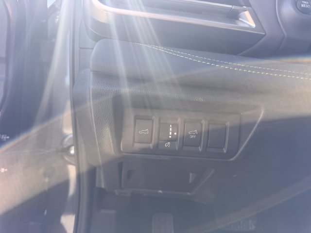 Used 2025 Subaru Outback Onyx Edition AWD/4WD image 36