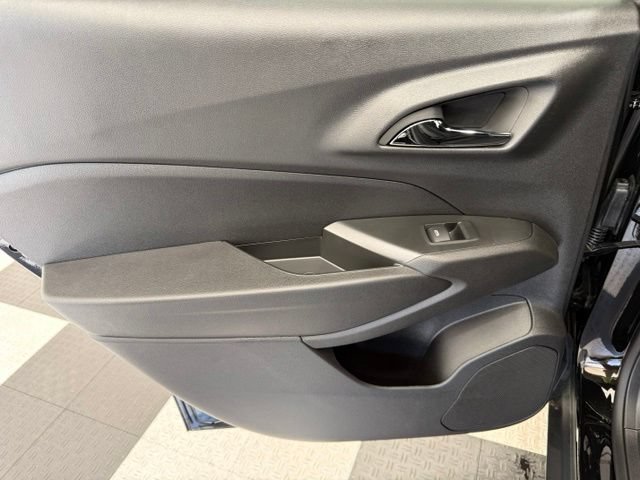 New 2026 Chevrolet Trax RS w/ Driver Confidence Package FWD image 17
