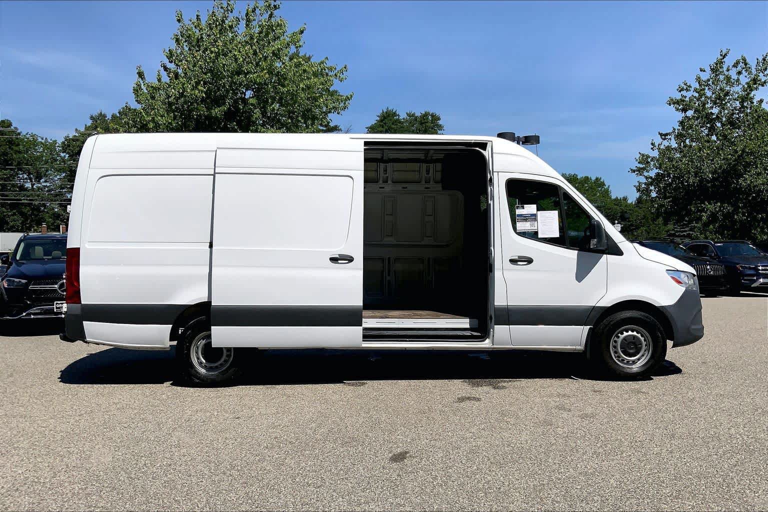 Used 2022 Mercedes-Benz Sprinter 2500 image 34