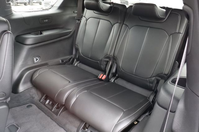 Used 2026 Jeep Grand Cherokee L Limited AWD/4WD image 44