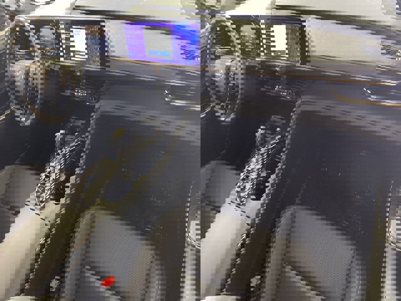 Used 2025 Toyota Crown Signia image 25