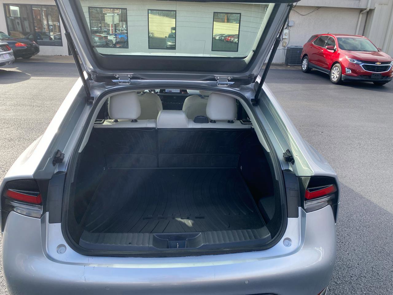 Used 2023 Toyota Prius XLE image 12