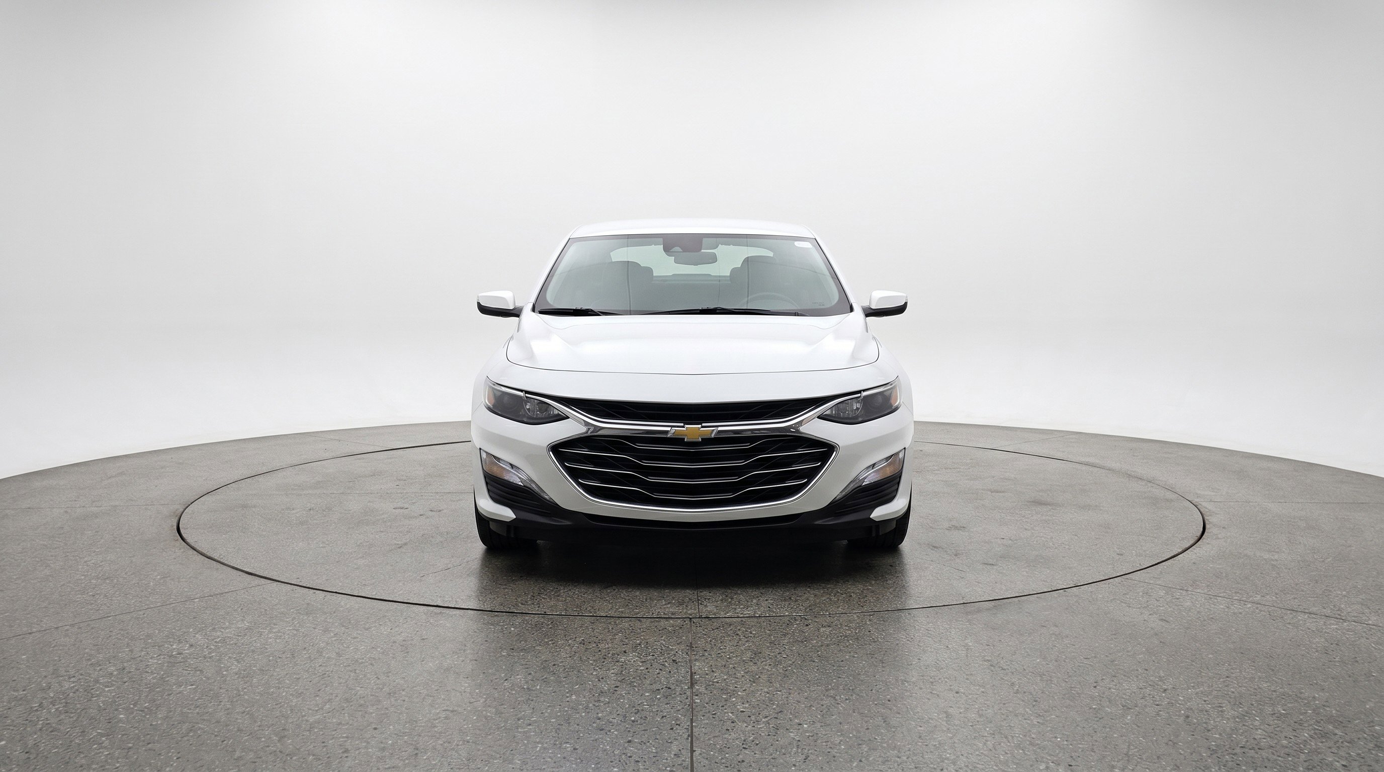 Used 2024 Chevrolet Malibu LT FWD image 2