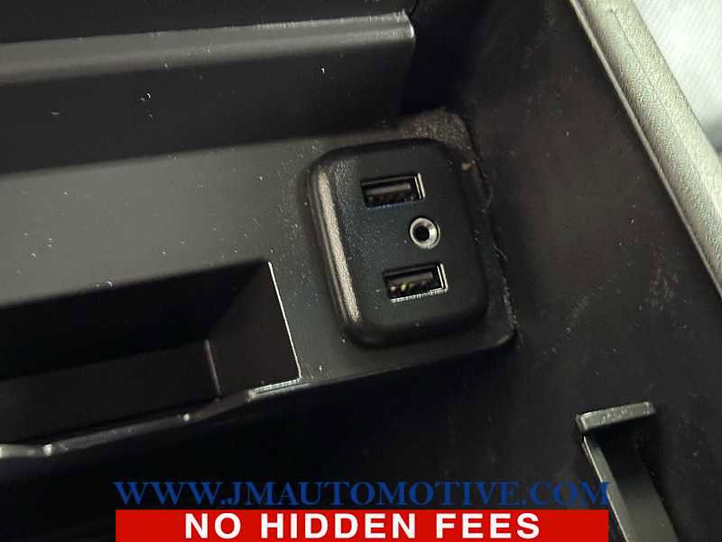 Used 2020 Chevrolet Suburban Premier image 42