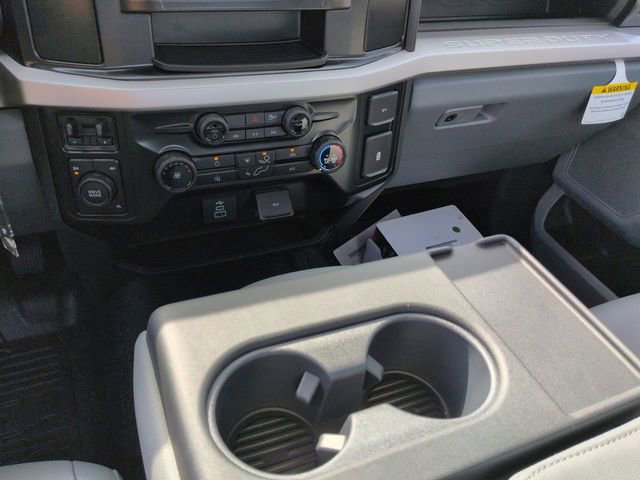 New 2026 Ford F550 4x4 Regular Cab Super Duty image 17