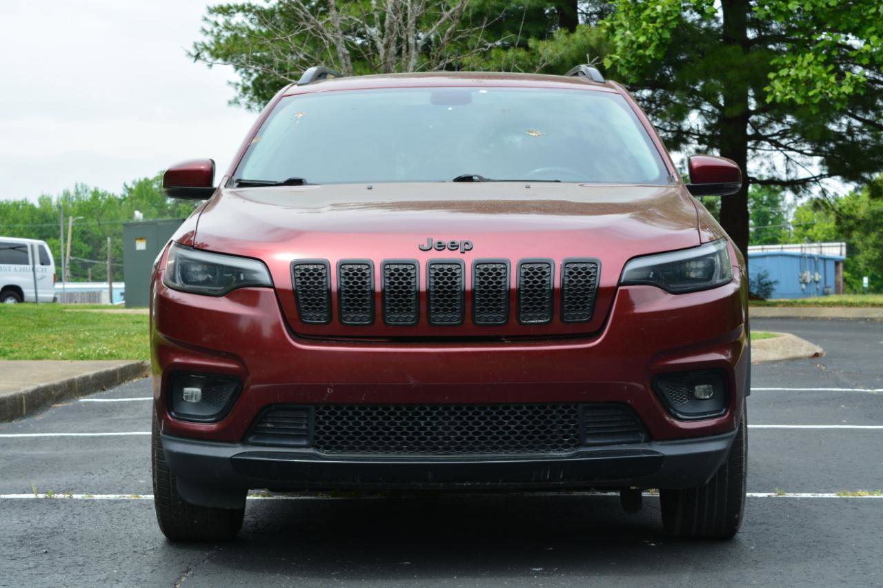 Used 2019 Jeep Cherokee Latitude Plus AWD/4WD image 2