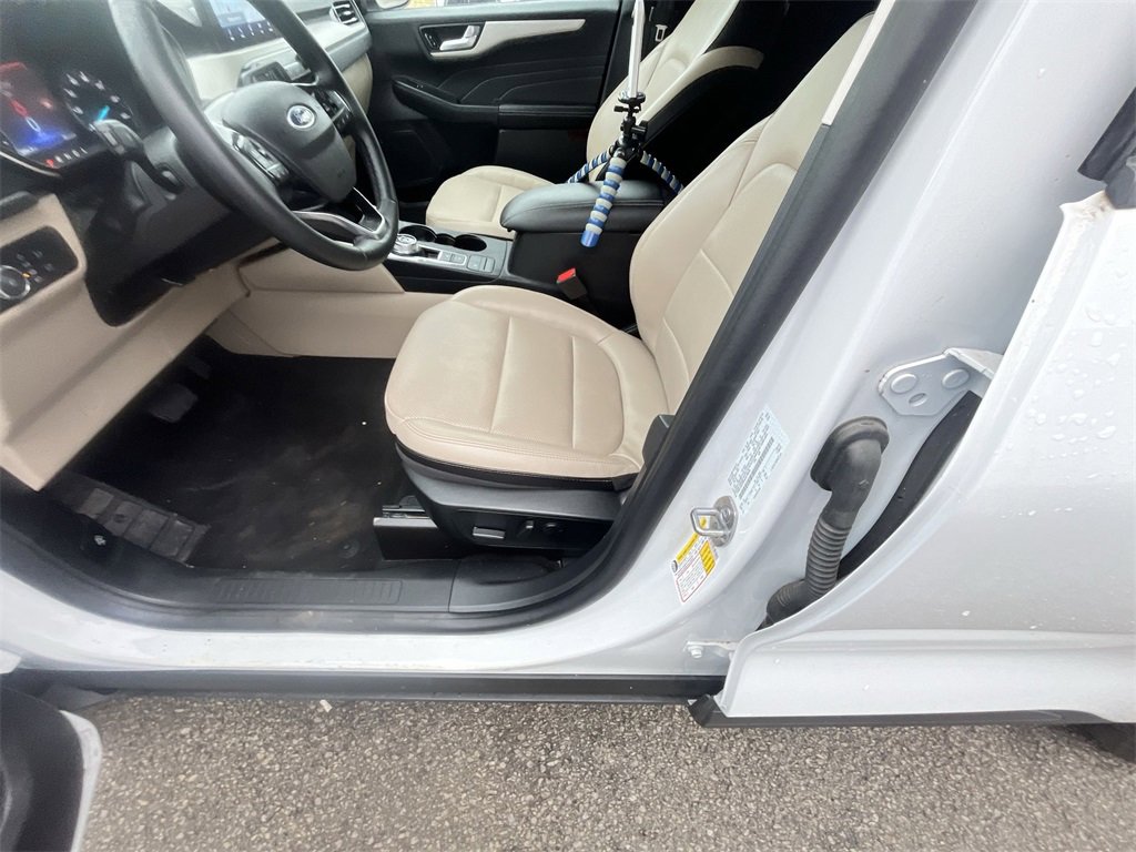 Used 2022 Ford Escape SEL image 12