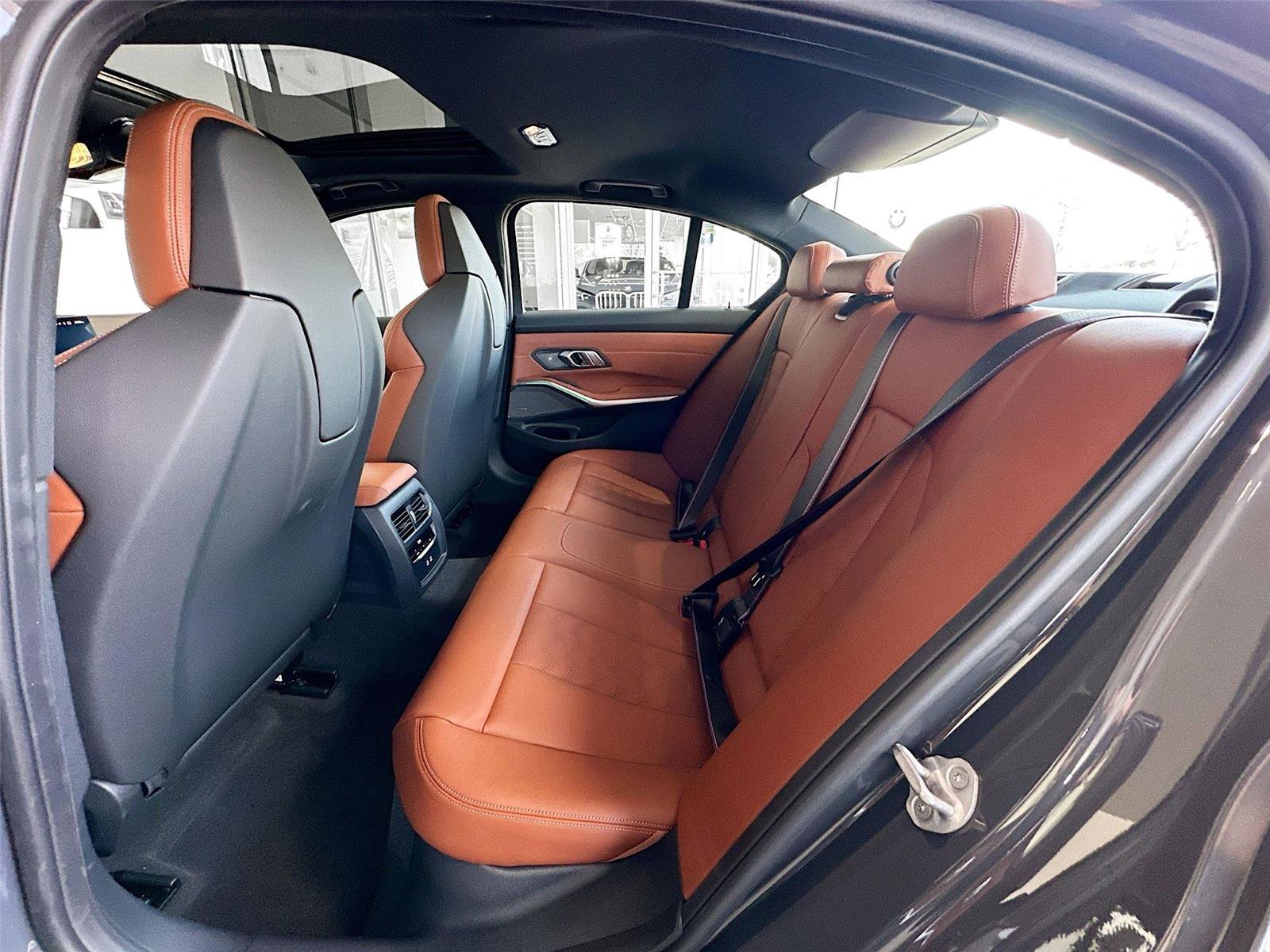 Used 2025 BMW M3 Sedan w/ Executive Package image 26