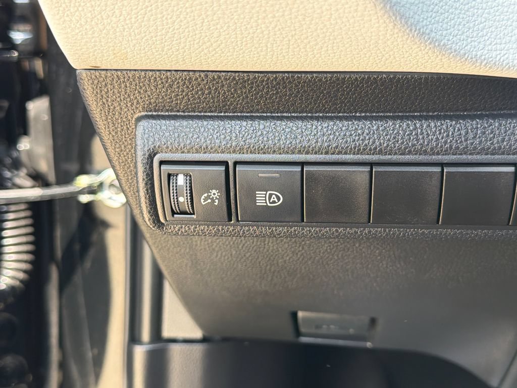 Used 2025 Toyota Corolla SE w/ SE Premium Package FWD image 23