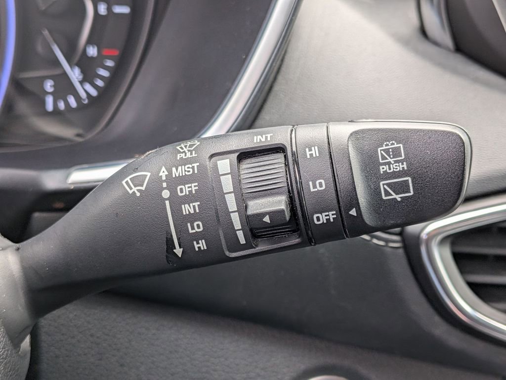 Used 2020 Hyundai Santa Fe SEL w/ Convenience + Premium Package AWD/4WD image 18