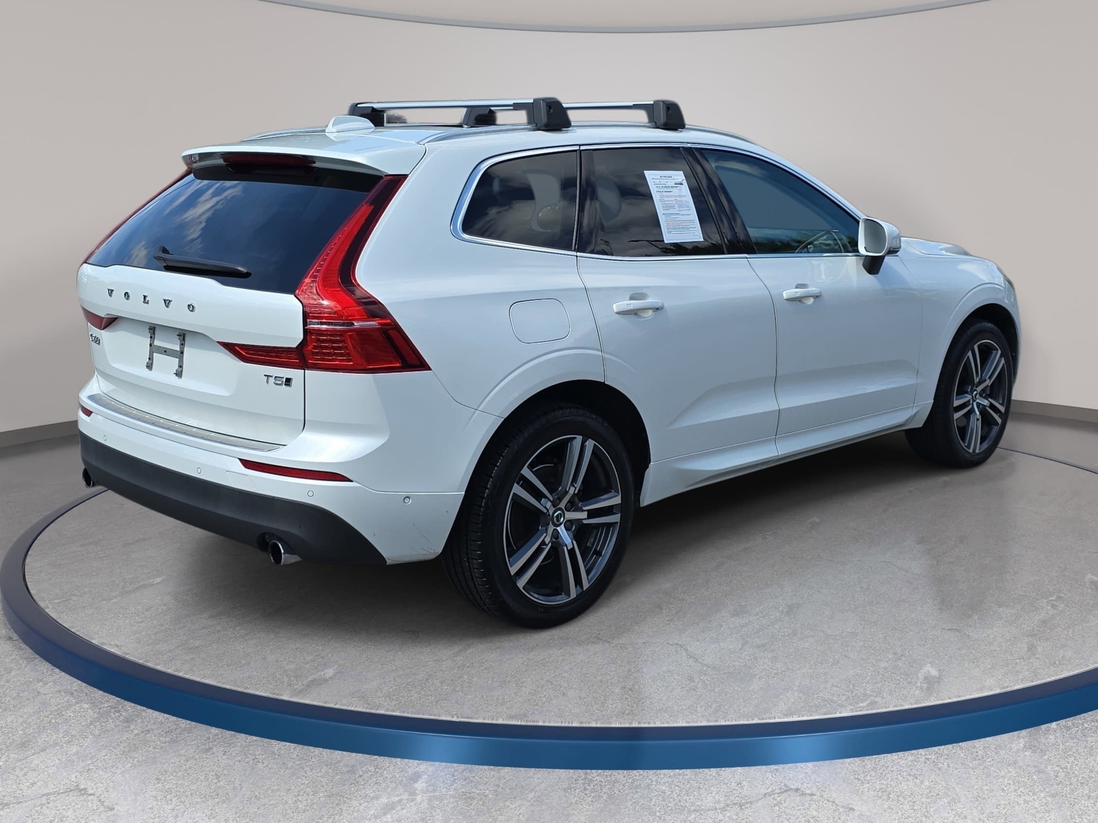 Used 2019 Volvo XC60 T5 Momentum w/ Multimedia Package AWD/4WD image 5
