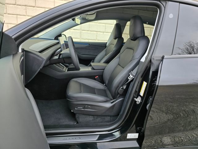 Used 2026 Tesla Model Y Long Range image 24