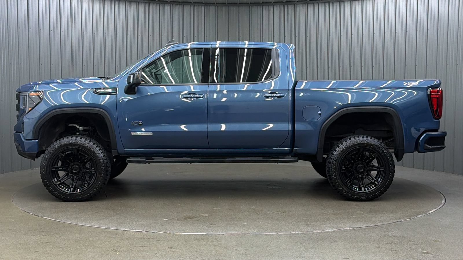 Used 2026 GMC Sierra 1500 Elevation w/ Elevation Premium Package AWD/4WD image 2