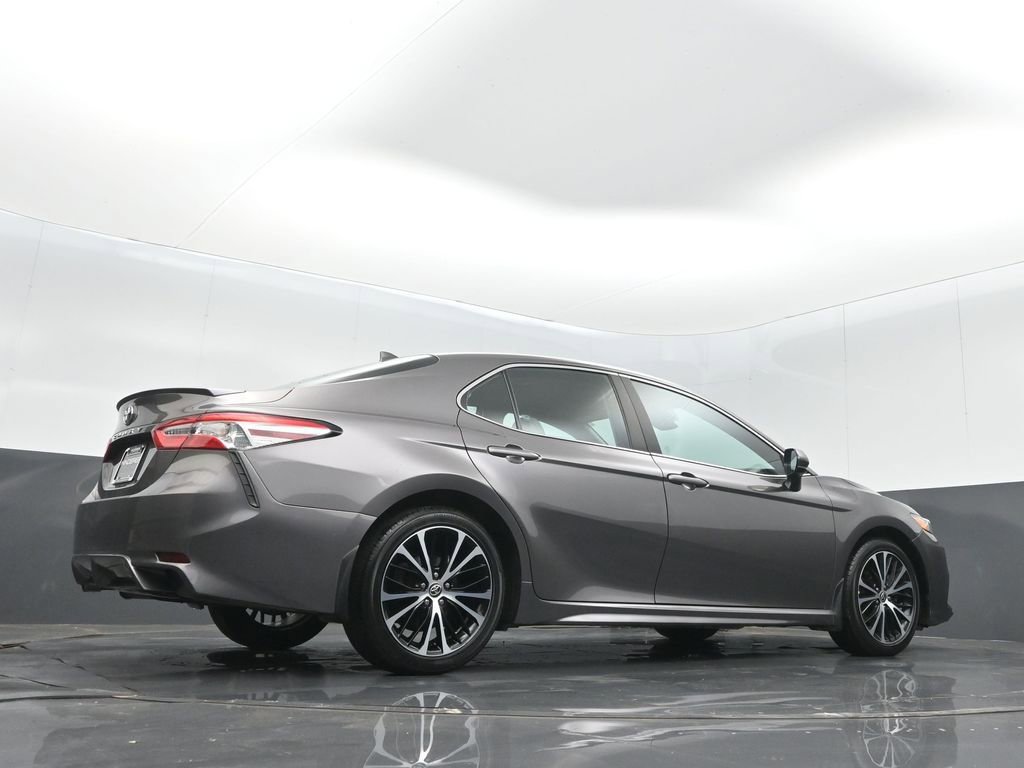 Used 2020 Toyota Camry SE FWD image 23