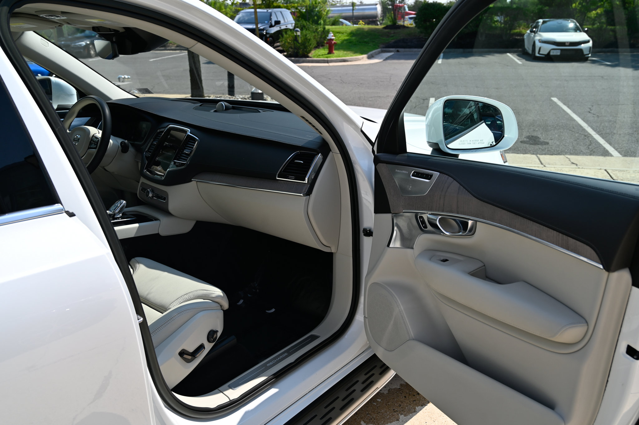 Used 2022 Volvo XC90 T8 Inscription w/ Advanced Package AWD/4WD image 57