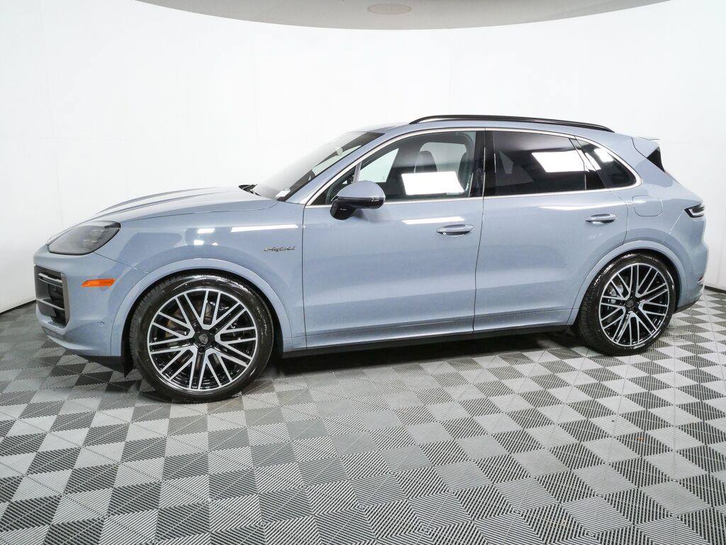 New 2026 Porsche Cayenne Turbo AWD/4WD image 2