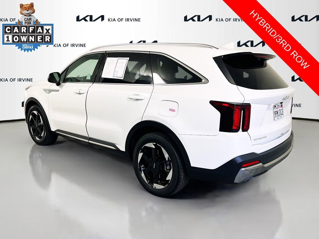 Certified 2025 Kia Sorento EX image 6