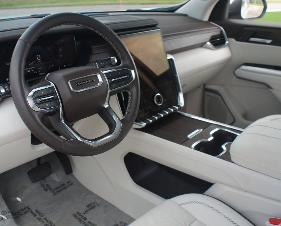 Used 2025 GMC Acadia Denali w/ LPO, Floor Liner Package FWD image 15