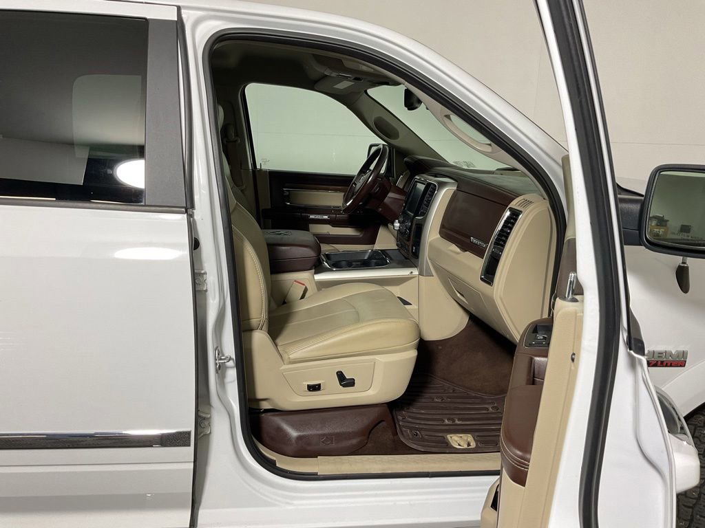 Used 2018 RAM 1500 Laramie w/ Convenience Group AWD/4WD image 37
