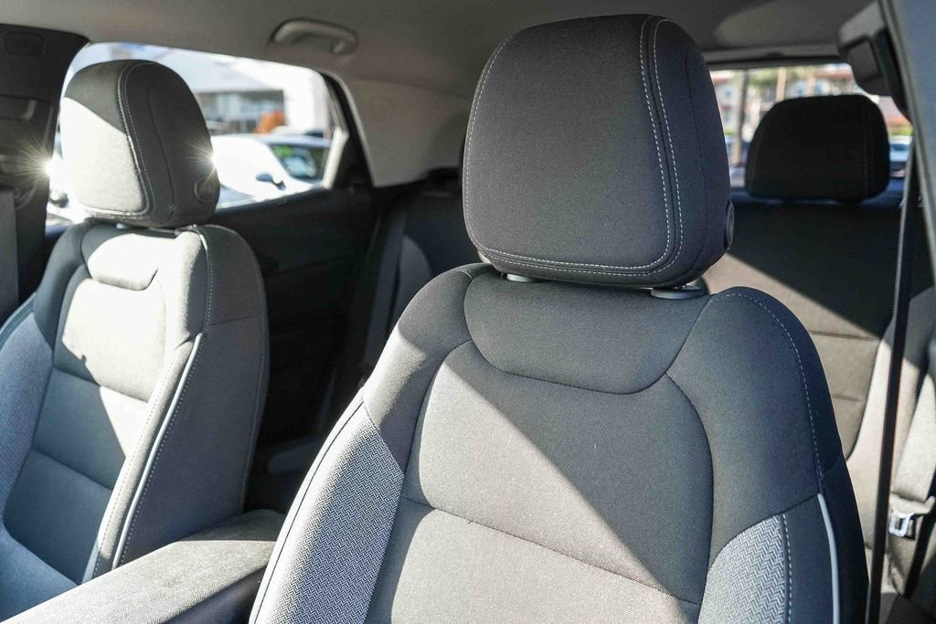 Used 2023 Chevrolet TrailBlazer LT w/ Convenience Package FWD image 23