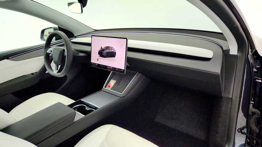 Used 2026 Tesla Model Y 2WD image 28