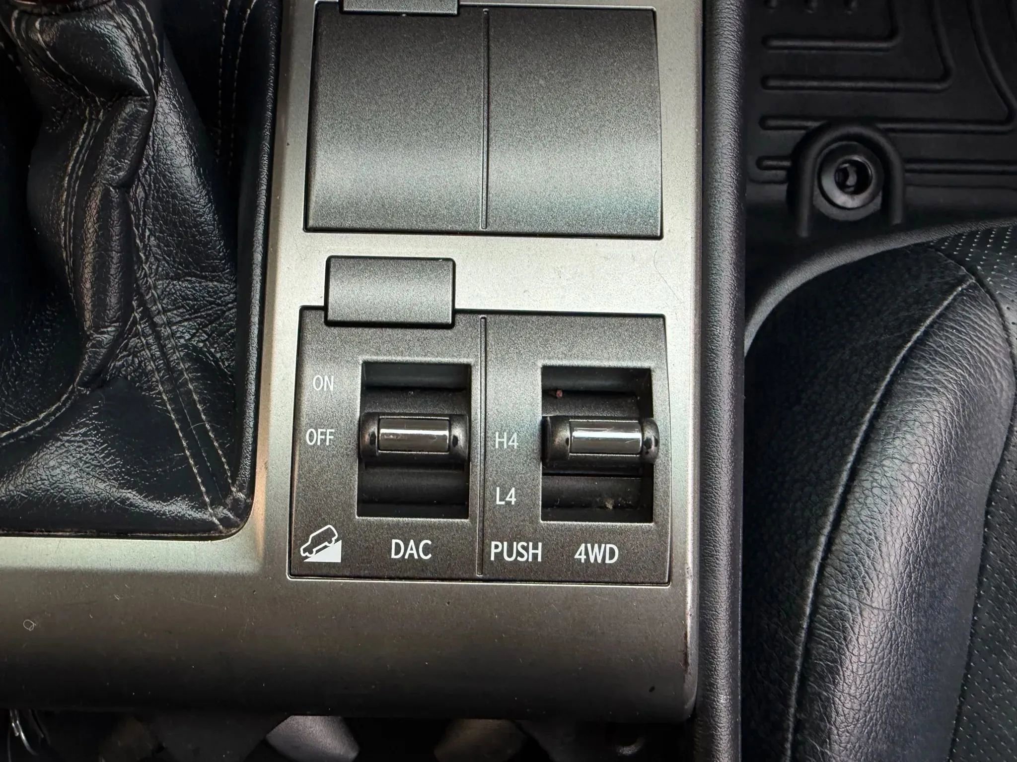 Used 2015 Lexus GX 460 w/ Premium Package image 22