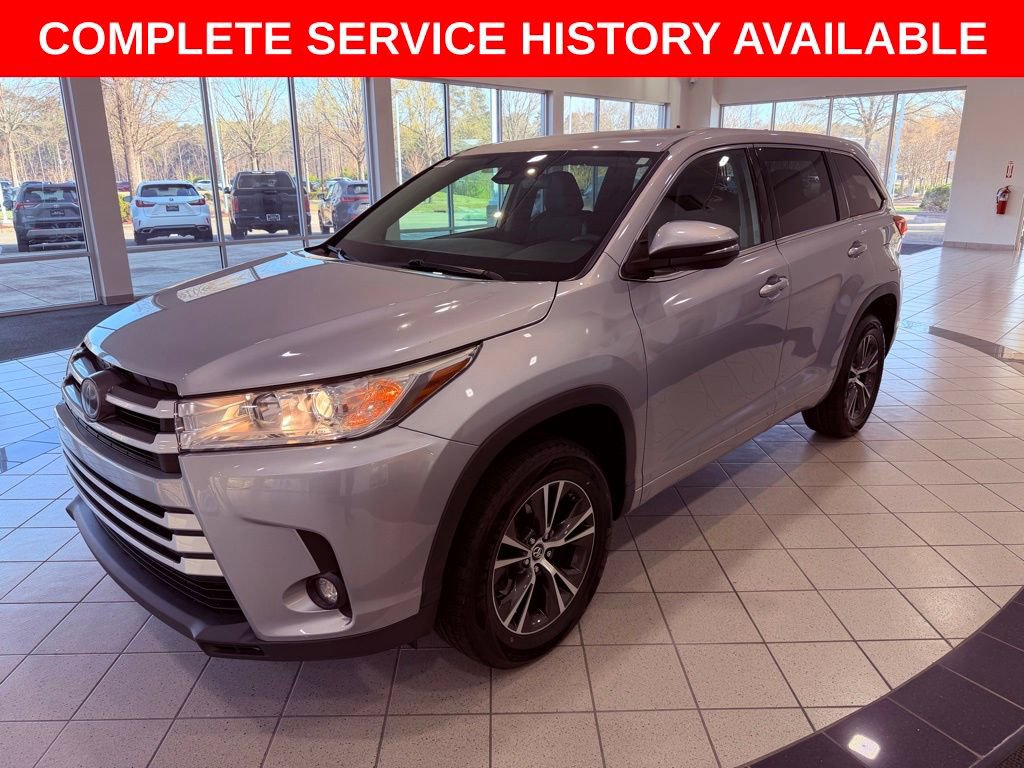 Used 2018 Toyota Highlander Plus FWD image 3