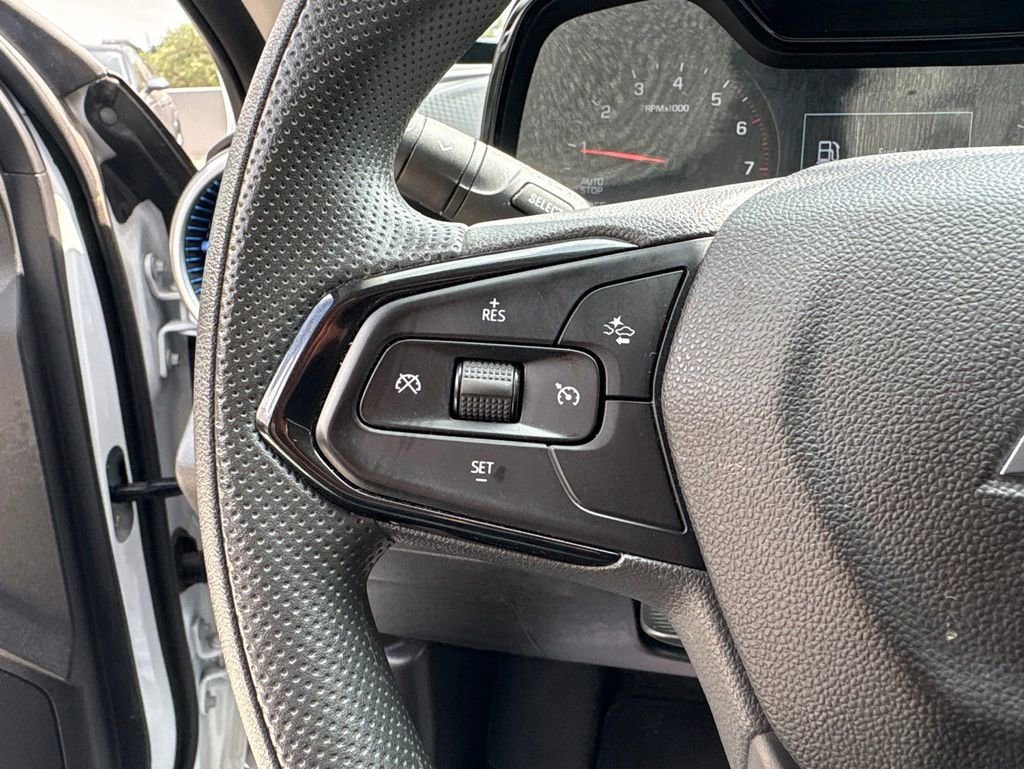 Used 2025 Chevrolet Trax LS FWD image 23