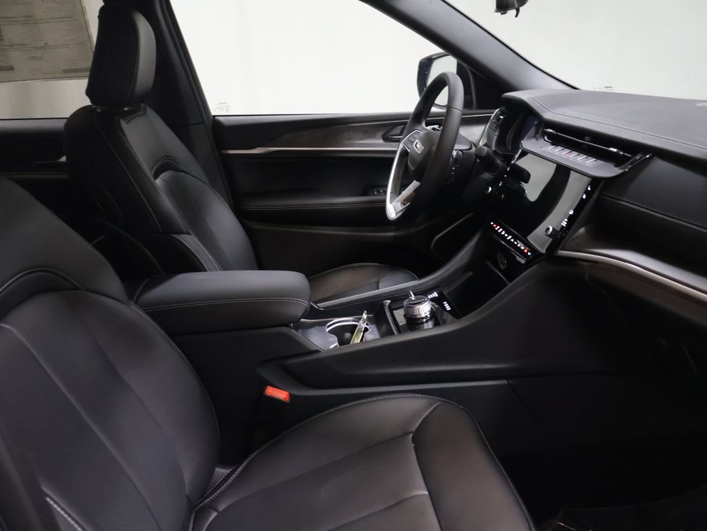 New 2026 Jeep Grand Cherokee Limited AWD/4WD image 16