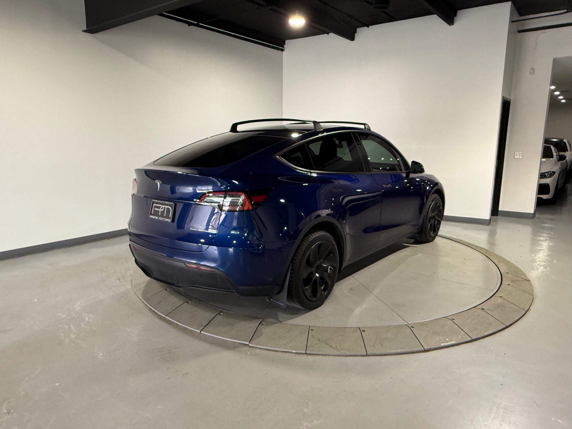 Used 2023 Tesla Model Y Long Range image 19