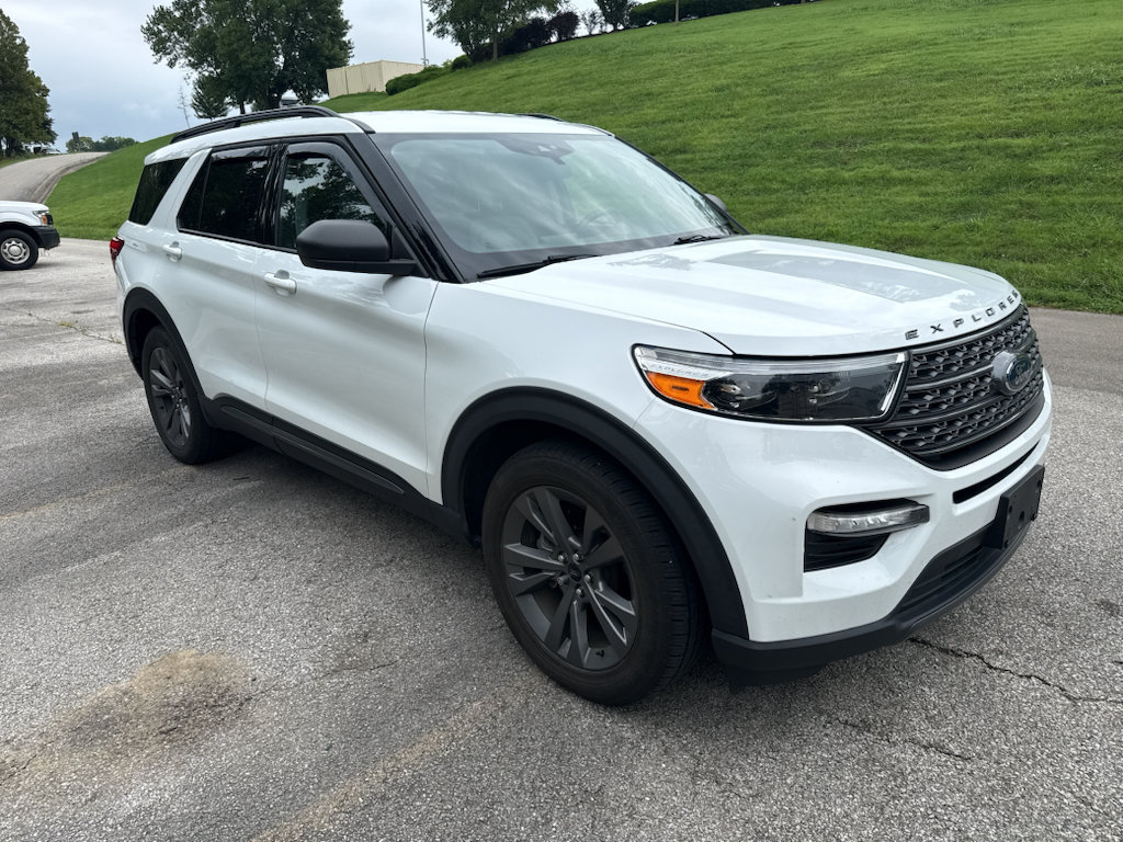 Used 2021 Ford Explorer XLT w/ Equipment Group 202A AWD/4WD image 6