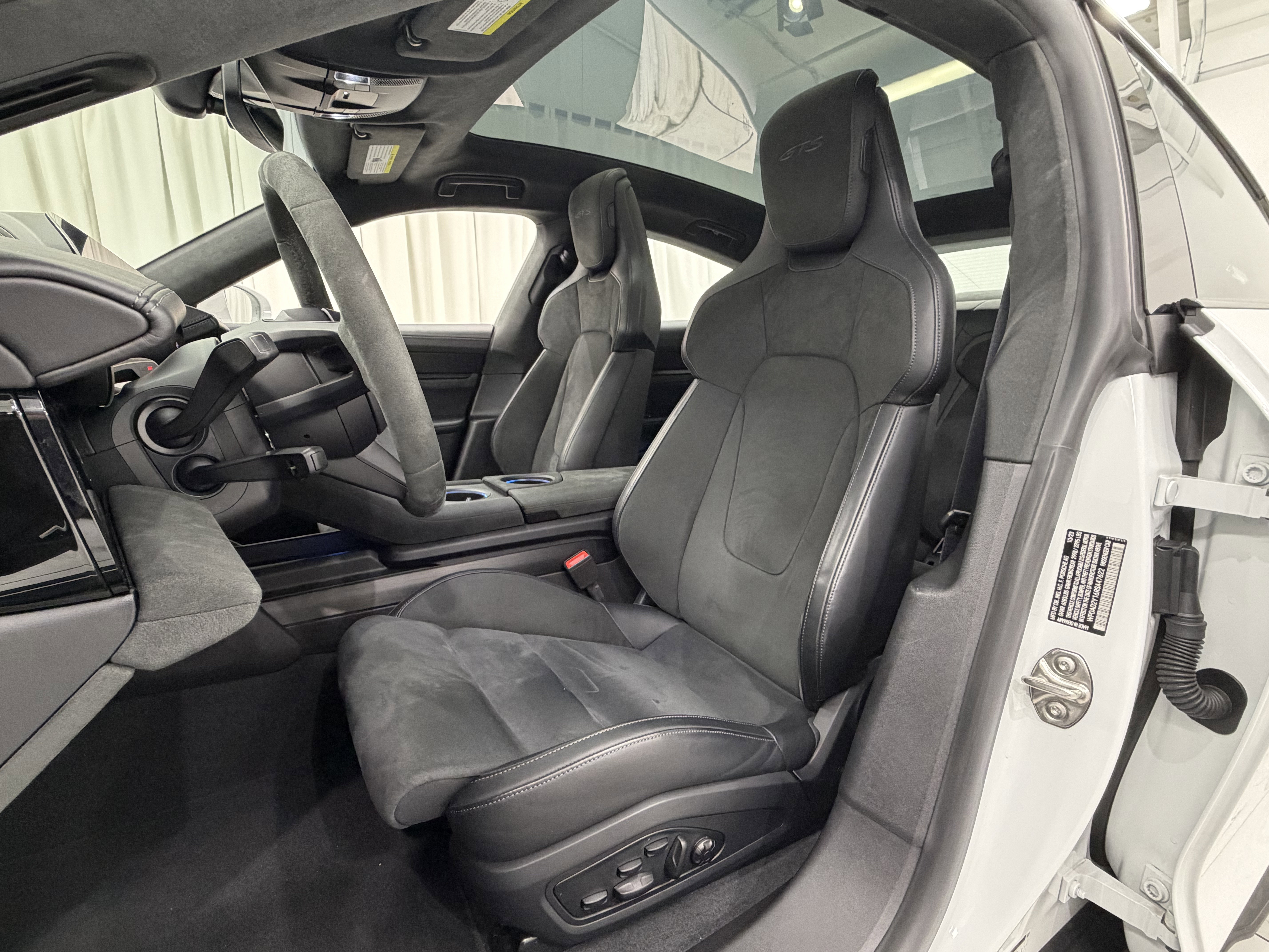 Certified 2024 Porsche Taycan GTS image 31