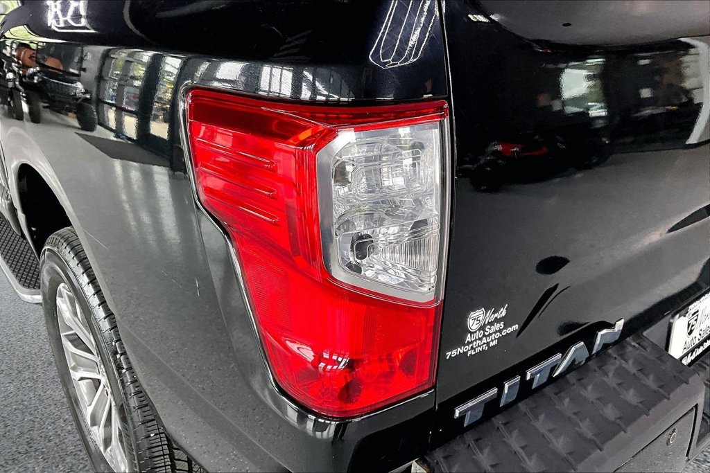 Used 2017 Nissan Titan SL AWD/4WD image 23