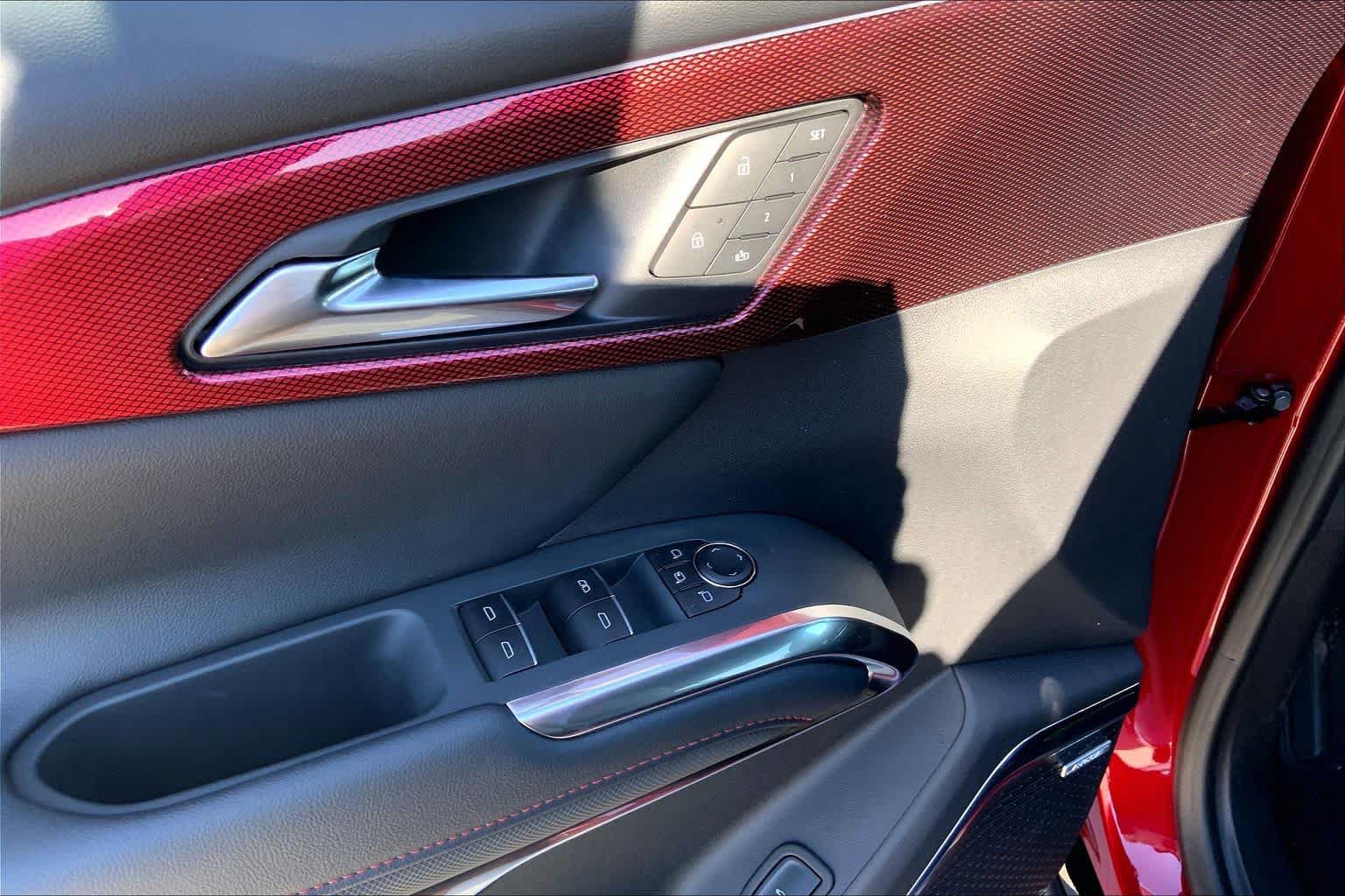 New 2026 Chevrolet Traverse RS w/ LPO, Floor Liner Package FWD image 18