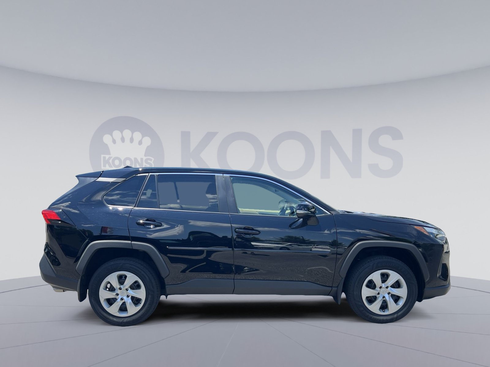 Used 2023 Toyota RAV4 LE AWD/4WD image 8