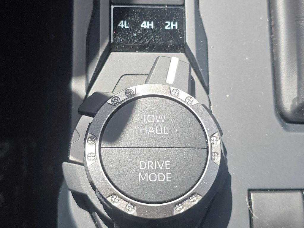 Used 2025 Toyota Tacoma TRD Sport AWD/4WD image 32