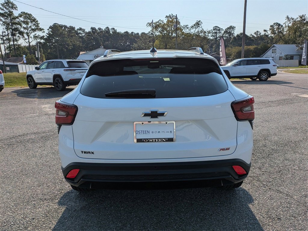 Used 2025 Chevrolet Trax RS w/ Driver Confidence Package image 5