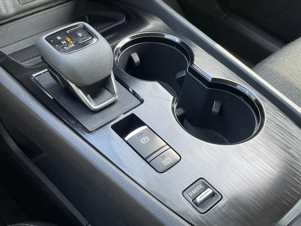 Used 2025 Nissan Rogue SV image 16