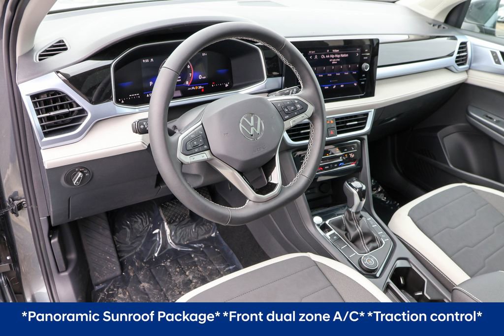Used 2025 Volkswagen Taos SE AWD/4WD image 4
