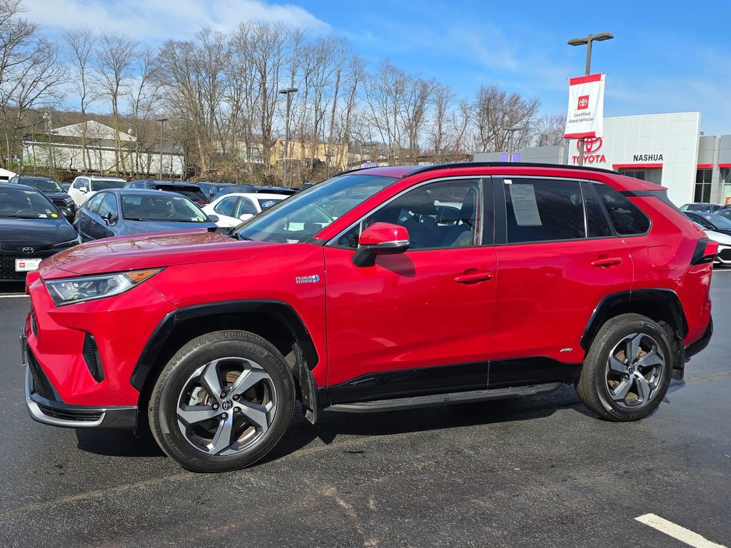 Used 2021 Toyota RAV4 SE w/ Weather & Moonroof Package AWD/4WD image 3